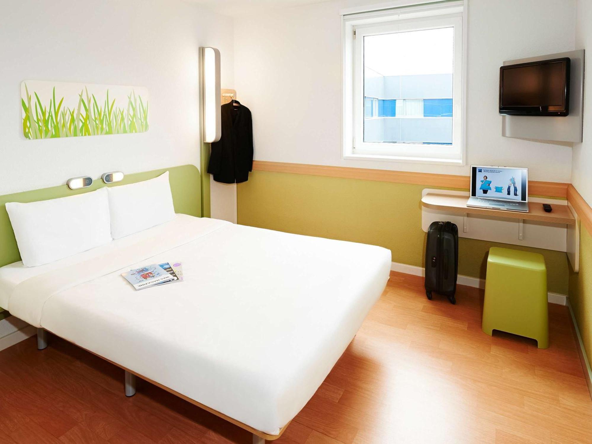 Ibis Budget Bordeaux Centre Bastide Exterior foto
